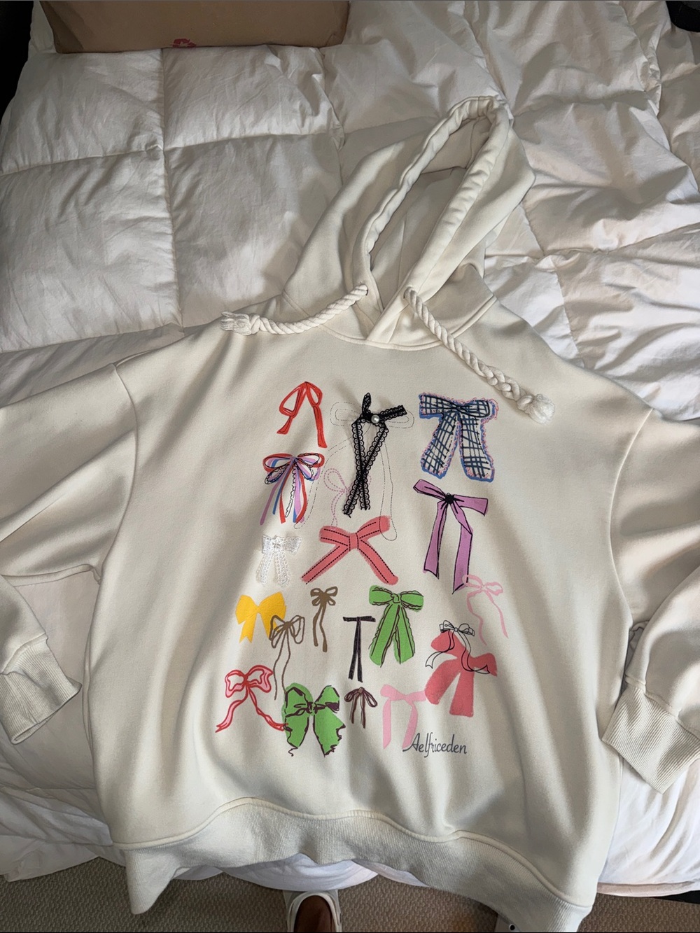 Aelfric Eden Cream Hoodie with Multicolor Bow Motif
